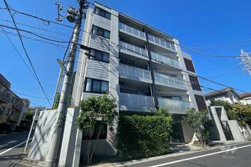 プレシス三軒茶屋の外観（南東側から）