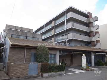 フロンテージ芦屋の外観（北東側から）　敷地の南北両面が接道しています。