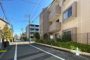 敷地北側の前面道路