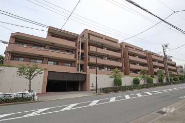 パロス祐天寺の外観（北西側から）