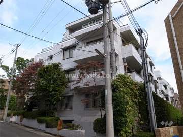 ファミーユ芦屋川の外観（南西側から）