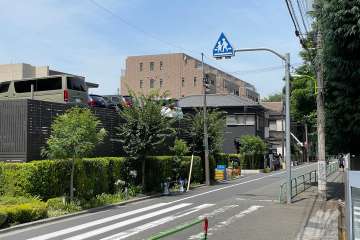 パークハイム下馬の外観（北東側から）　