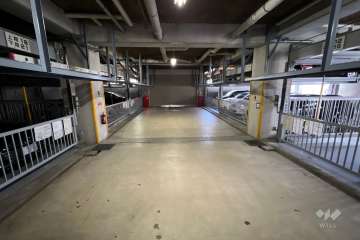 敷地内駐車場（屋内機械式）