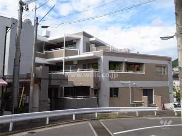 プリオーレ芦屋朝日ケ丘の外観（北東側から）