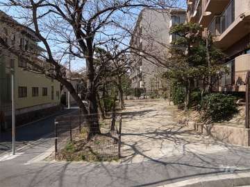 敷地の南部分には緑地スペースが設けられています。