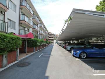 敷地内駐車場（屋外平面式　※屋根付き）