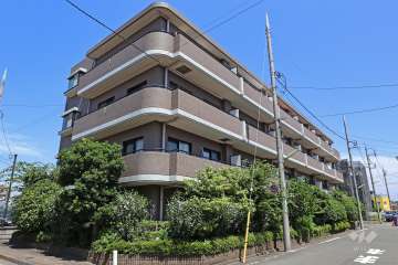 ユニオンパレス成城南の外観（南東側から）