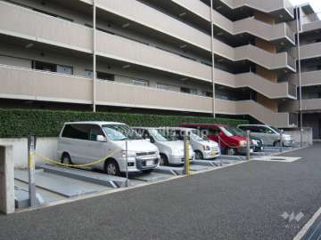 敷地内機械式駐車場