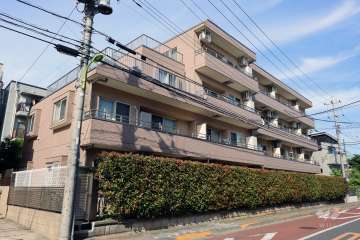 グランツ成城南の外観（南西側から）