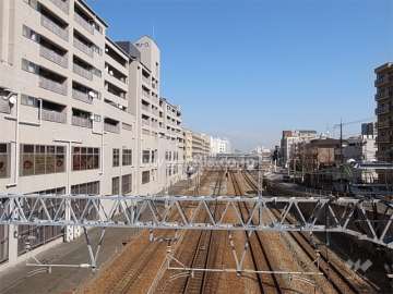 敷地の南側にはJR東海道本線が走っています。
