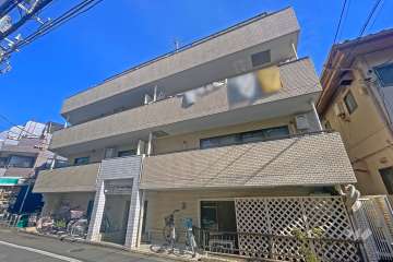 ワールドパレス成城の外観（南西側から）