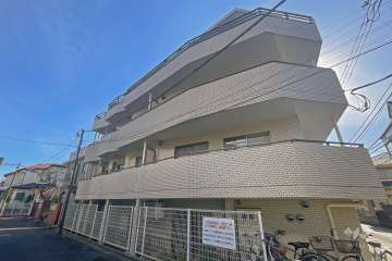 ワールドパレス成城の外観（北西側から）