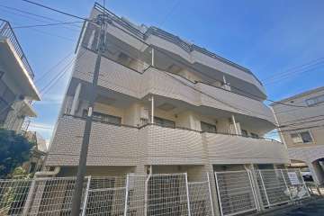 ワールドパレス成城の外観（北東側から）