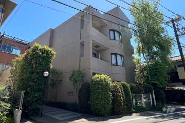 サーパス祖師谷大蔵の外観(北西側から)