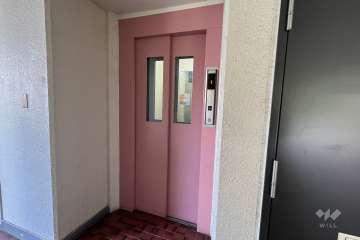 共用のエレベーター