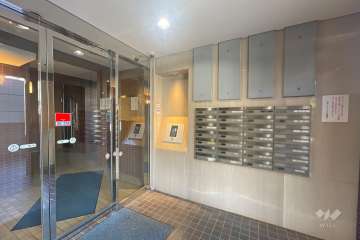 エントランスはオートロック付きです。