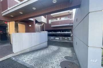 敷地内駐車場（屋内機械式）