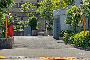 駐車場の出入り口