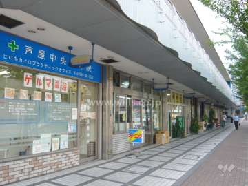1階には店舗が入っています。