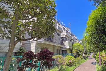 経堂ダイカンプラザ1の外観(東側から)