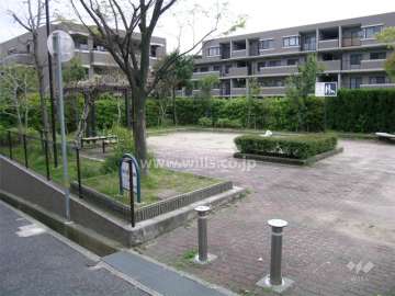 敷地の北側には公園があります。