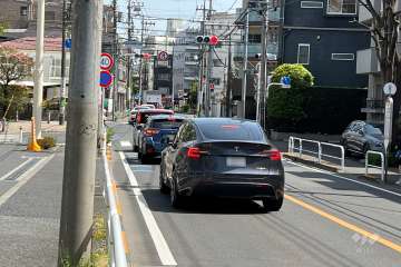敷地北側の前面道路（東側から）
