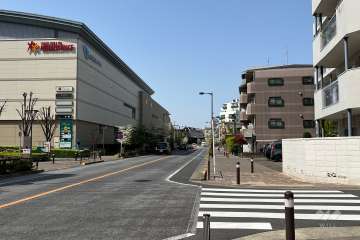 敷地南東側の前面道路