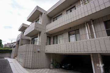 東急ドエルアルス豪徳寺アネックスの外観（南東側から）