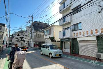 敷地北東側の前面道路　　