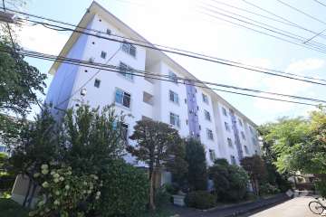 給田西住宅1号棟の外観（北東側から）