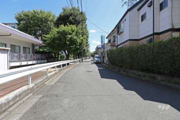 敷地の西側道路