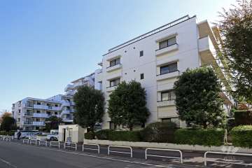 東急ドエルアルス千歳烏山の外観（北西側から）