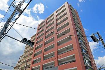 センチュリー千歳烏山レジデンスの外観(南側から)