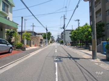 敷地北側の前面道路
