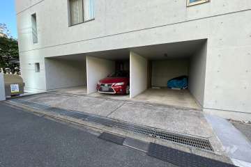 敷地内駐車場（屋内平面式）