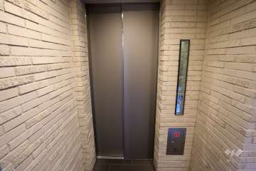 共用のエレベーター