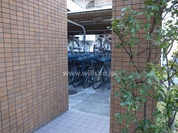 エントランス横の駐輪場