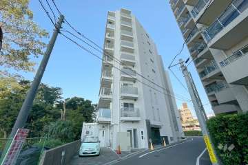 グランスイート二子玉川の外観（南東側から）