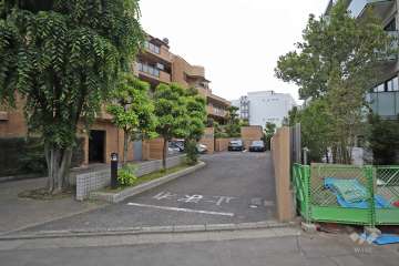 駐車場の出入口