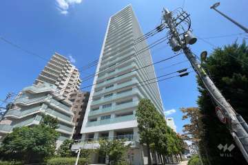 プラウドタワー二子玉川の外観（南側から）