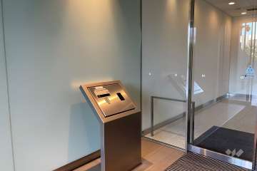 オートロックの操作盤（西側）