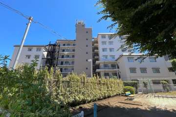 日商岩井第１玉川台マンションの外観（北西側から）