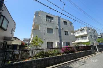 三田玉堤コーポＢ棟の外観（南東側から）