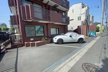 敷地内駐車場（屋外平面式）