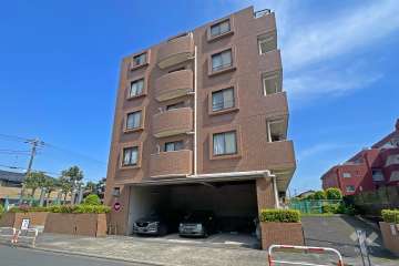 クレッセント尾山台の外観（南西側から）
