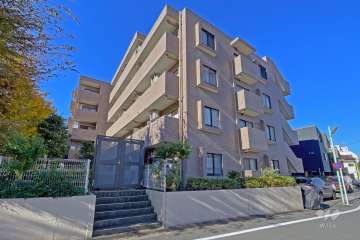 マイキャッスル尾山台の外観（東側から）