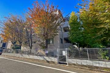 尾山台ヒミコマンションの外観（北東側から）