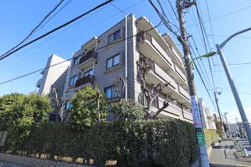 パルミナード尾山台弐番館の外観（西側から）