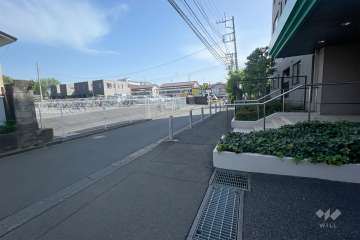 敷地南東側の前面道路　