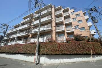サンウッド尾山台の外観（南側から）